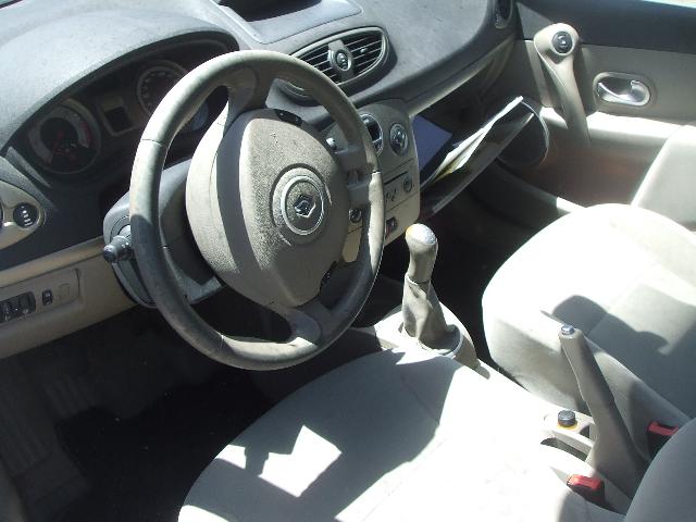 Poignee interieur arriere droit RENAULT CLIO 2 PHASE 1 d'occasion