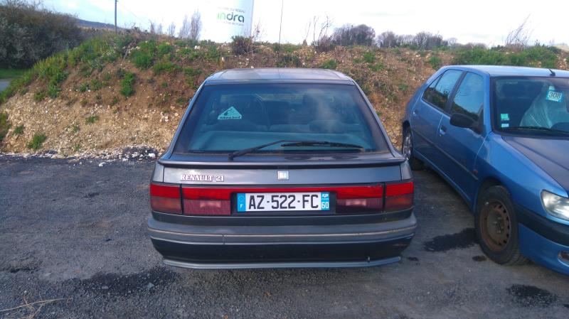 1990 RENAULT R21 TS Berline, The Renault 21 Berline was lau…