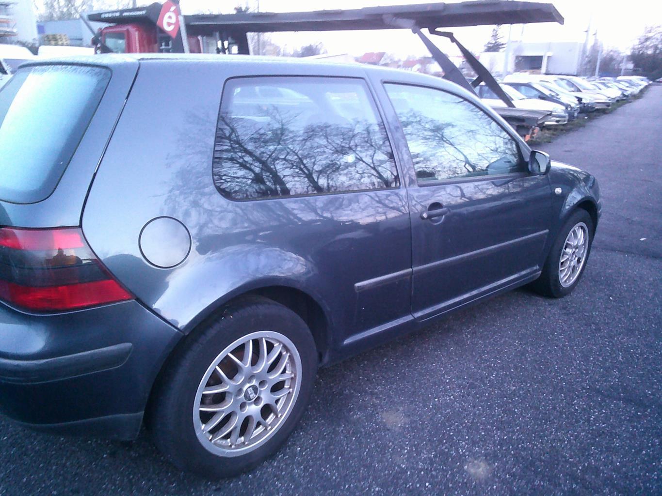 Plage arrière Volkswagen Golf IV - occasion - GARAGE POLAERT