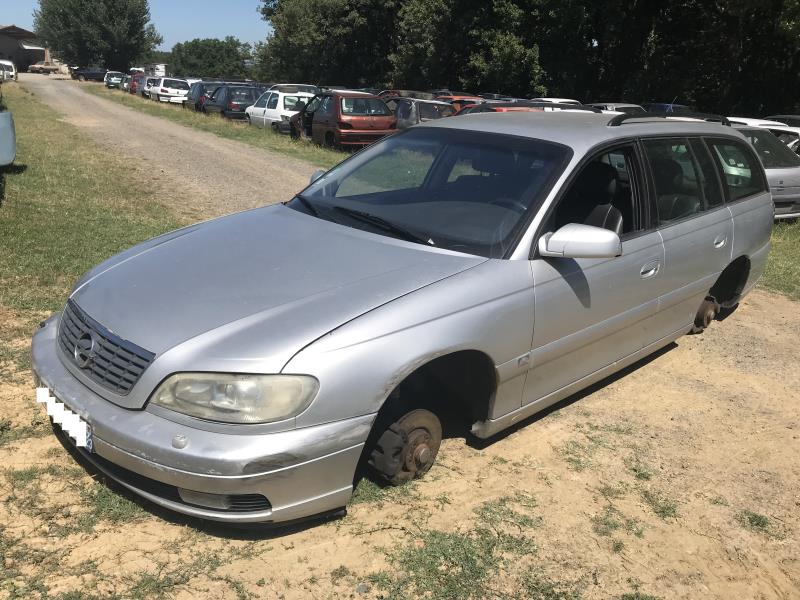 Opel omega 2001