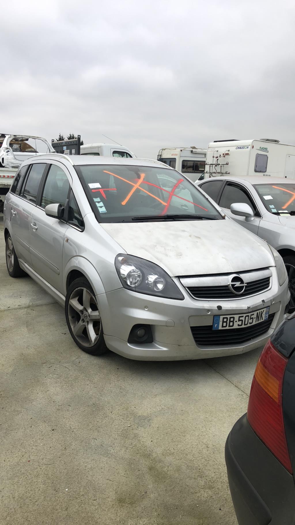 Pare choc arriere OPEL ZAFIRA B PHASE 1 Diesel occasion
