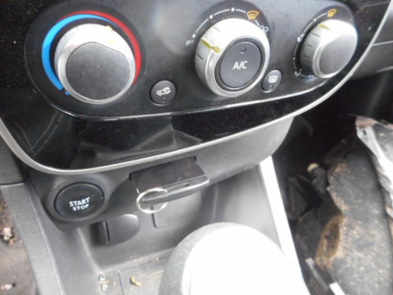 Poignee interieur arriere droit RENAULT CLIO 4 PHASE 1 BREAK (10/2012 => 09/2016)