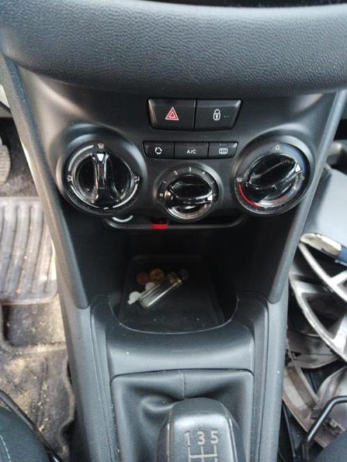 Bouton de coffre PEUGEOT 208 1 PHASE 1 (03/2012 => 04/2015)