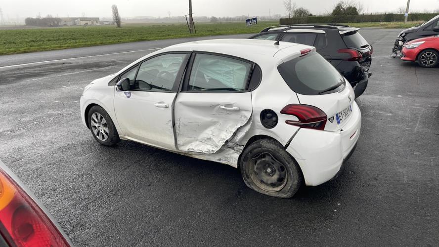 Interrupteur de leve vitre avant gauche PEUGEOT 208 1 PHASE 2 (04/2015 => Aujourd'hui)