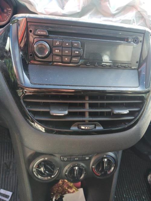 Autoradio d'origine PEUGEOT 208 1 PHASE 1 (03/2012 => 04/2015)