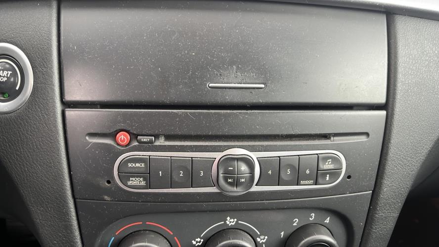 Autoradio d'origine RENAULT LAGUNA 2 PHASE 2 BREAK (03/2005 => 09/2007)