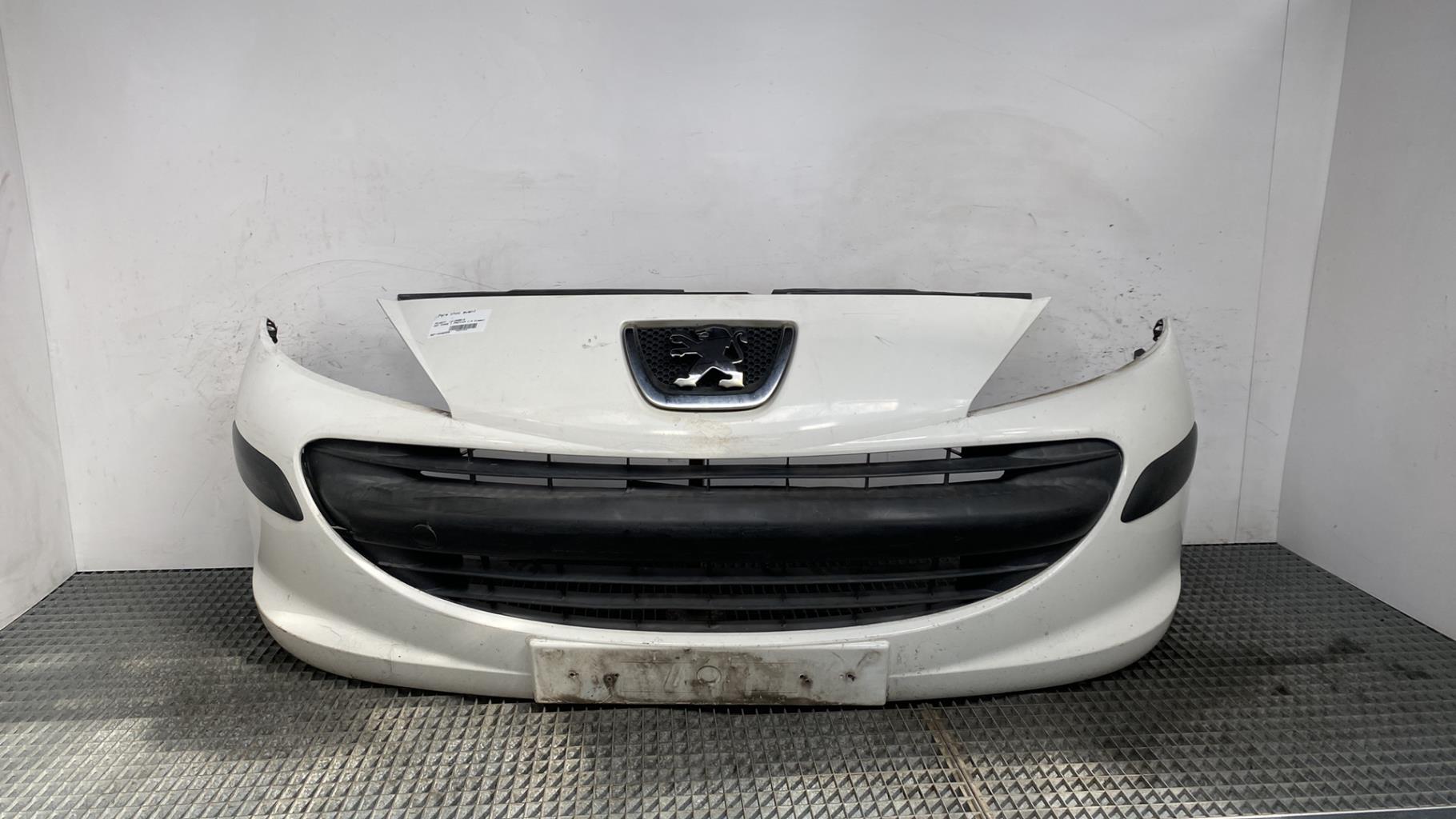 ② Pare-chocs avant complet pour Peugeot 207 avec grilles et an — Autres  pièces automobiles — 2ememain