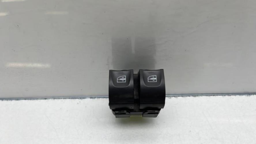 Interrupteur de leve vitre avant gauche RENAULT CLIO 4 PHASE 2 (08/2016 => Aujourd'hui)