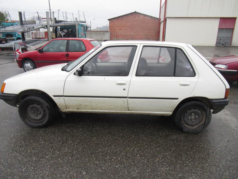 FEU ARRIÈRE DROIT PHASE 1 PEUGEOT 205 GTI CTI RALLYE TD - Une de Sauvée