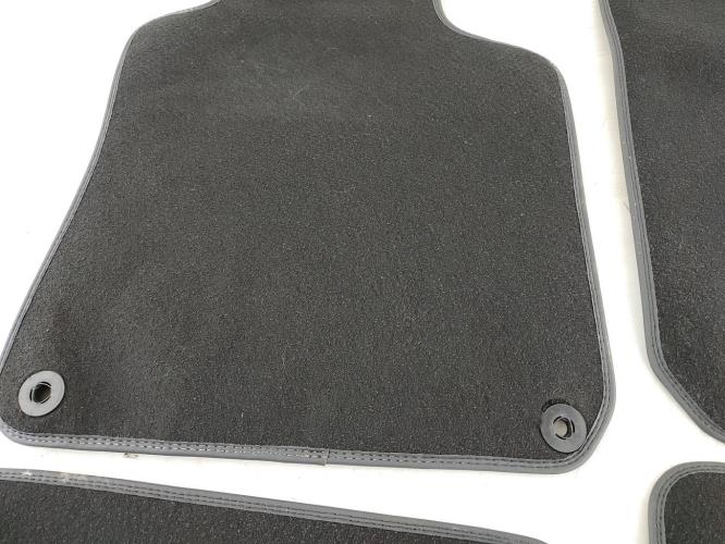 Tapis de sol Peugeot 308 II depuis 08.2013- en moquette sur mesure et  personnalise a vendre