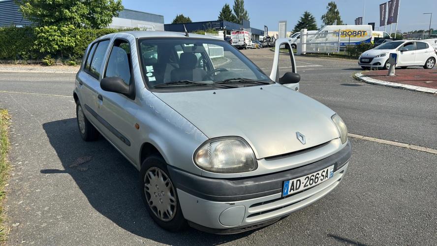 RENAULT CLIO 2 1999 Essence – France Moteurs