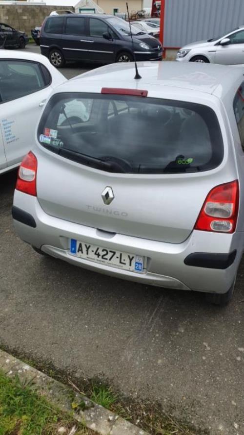 Enjoliveur anti brouillard RENAULT TWINGO 2 PHASE 1 Diesel occasion