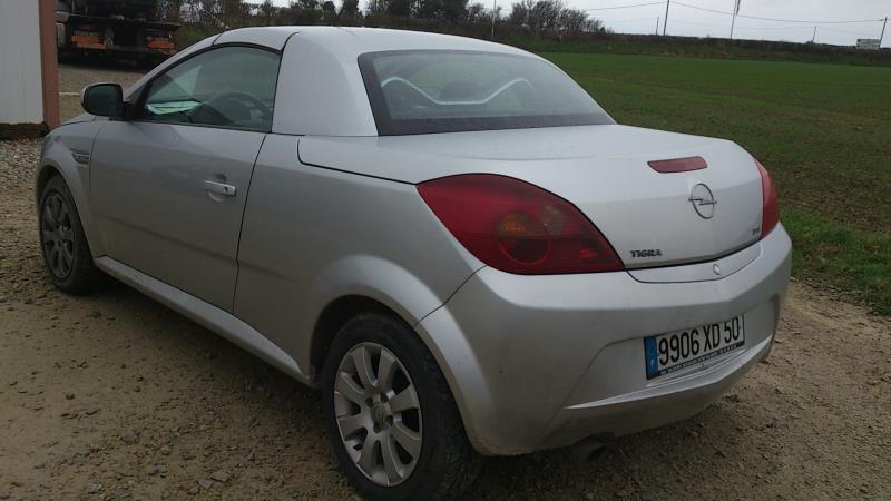 Opel tigra 2005