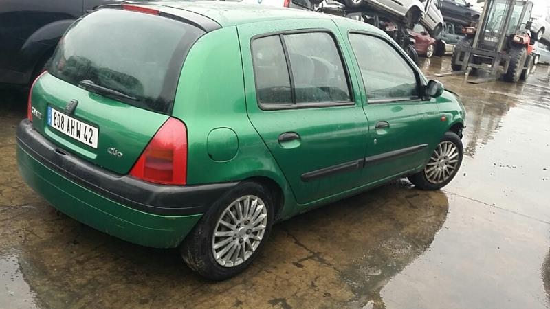 Renault clio 2001 года