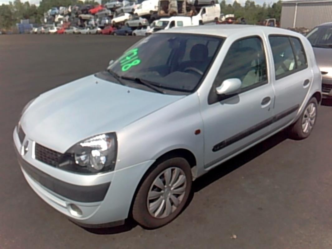 Renault clio 2001 года