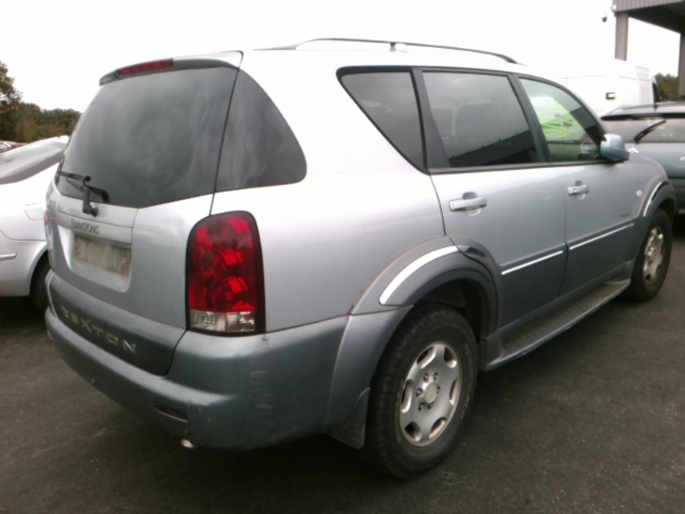 Ssangyong rexton 2006 года