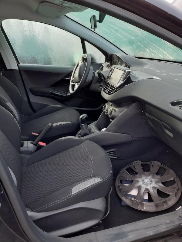 Image Volant - PEUGEOT 208 1