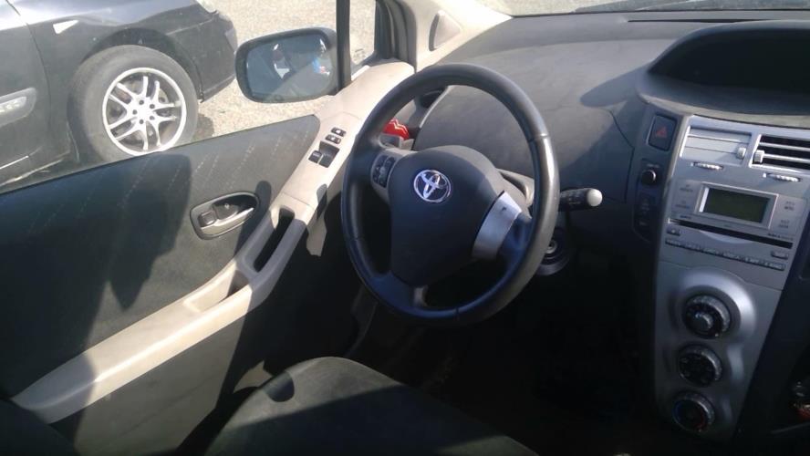 Image Malle/Hayon arriere - TOYOTA YARIS 2