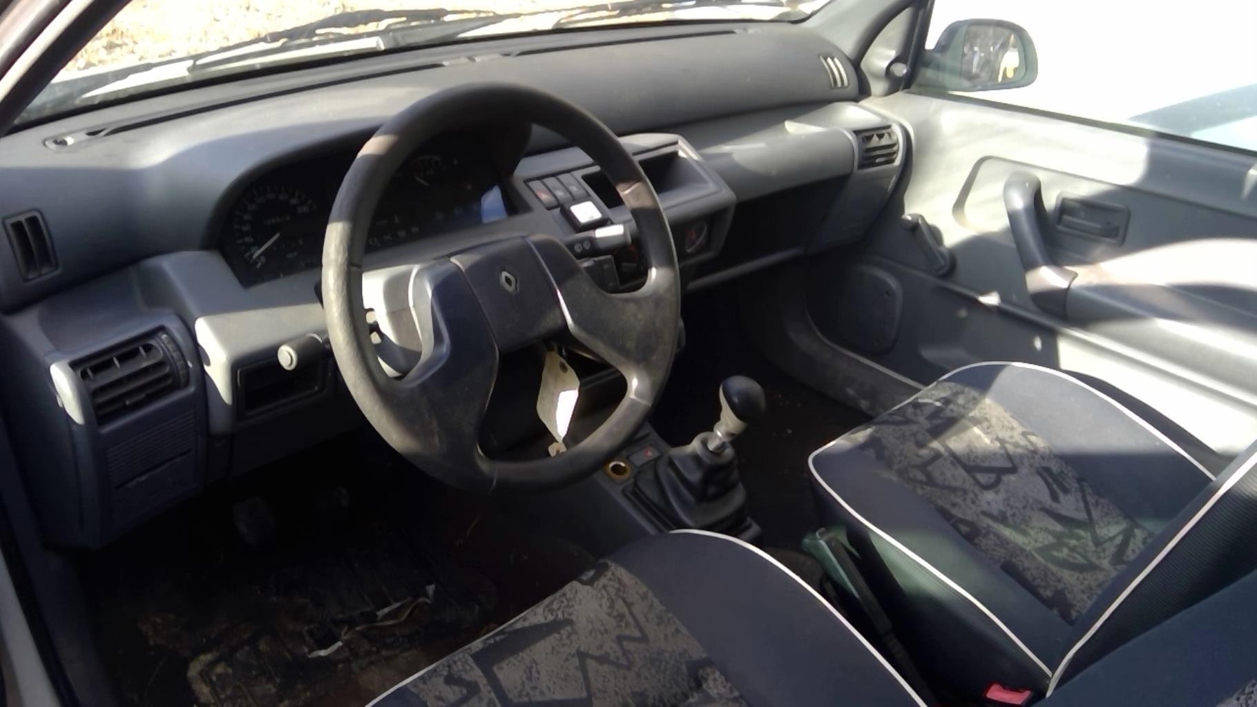 Image RENAULT CLIO 1