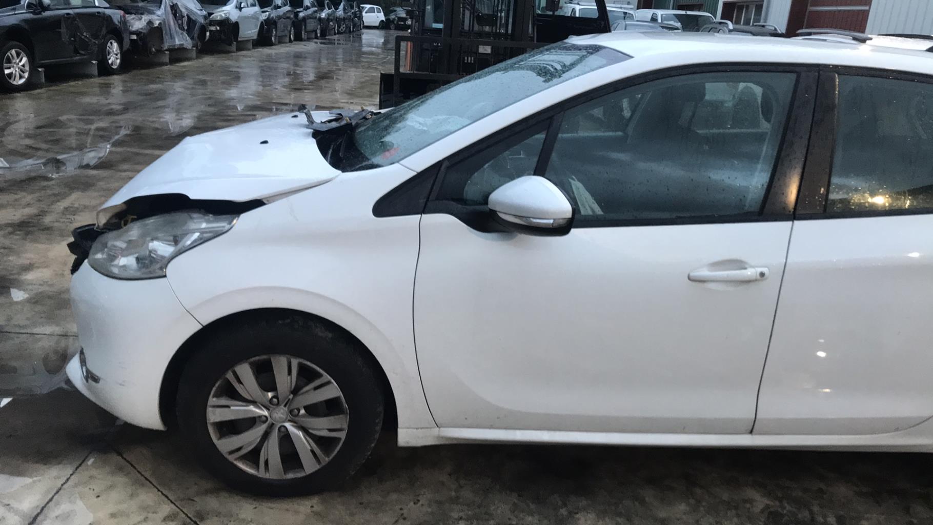 Image PEUGEOT 208 1