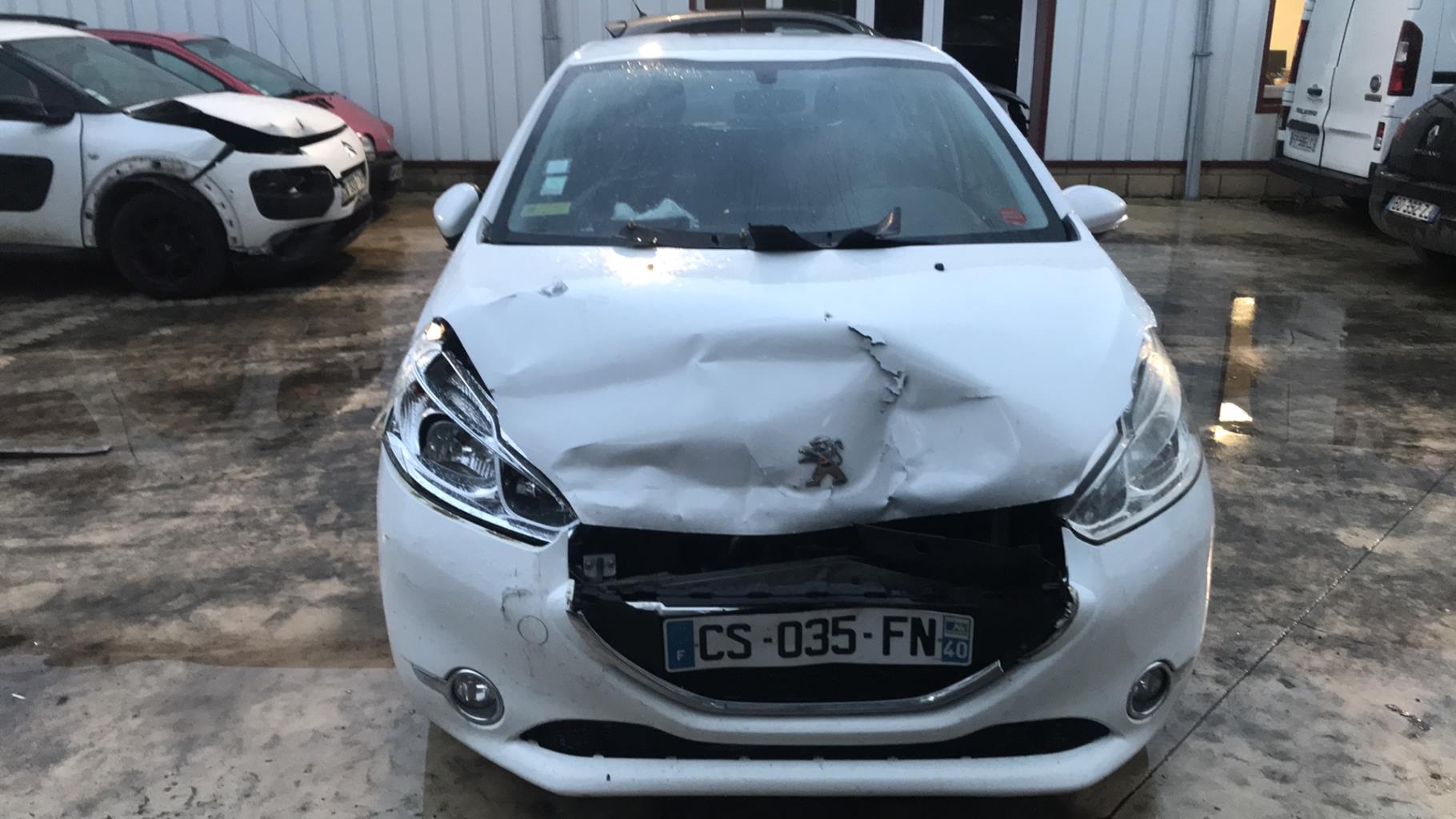 Image PEUGEOT 208 1