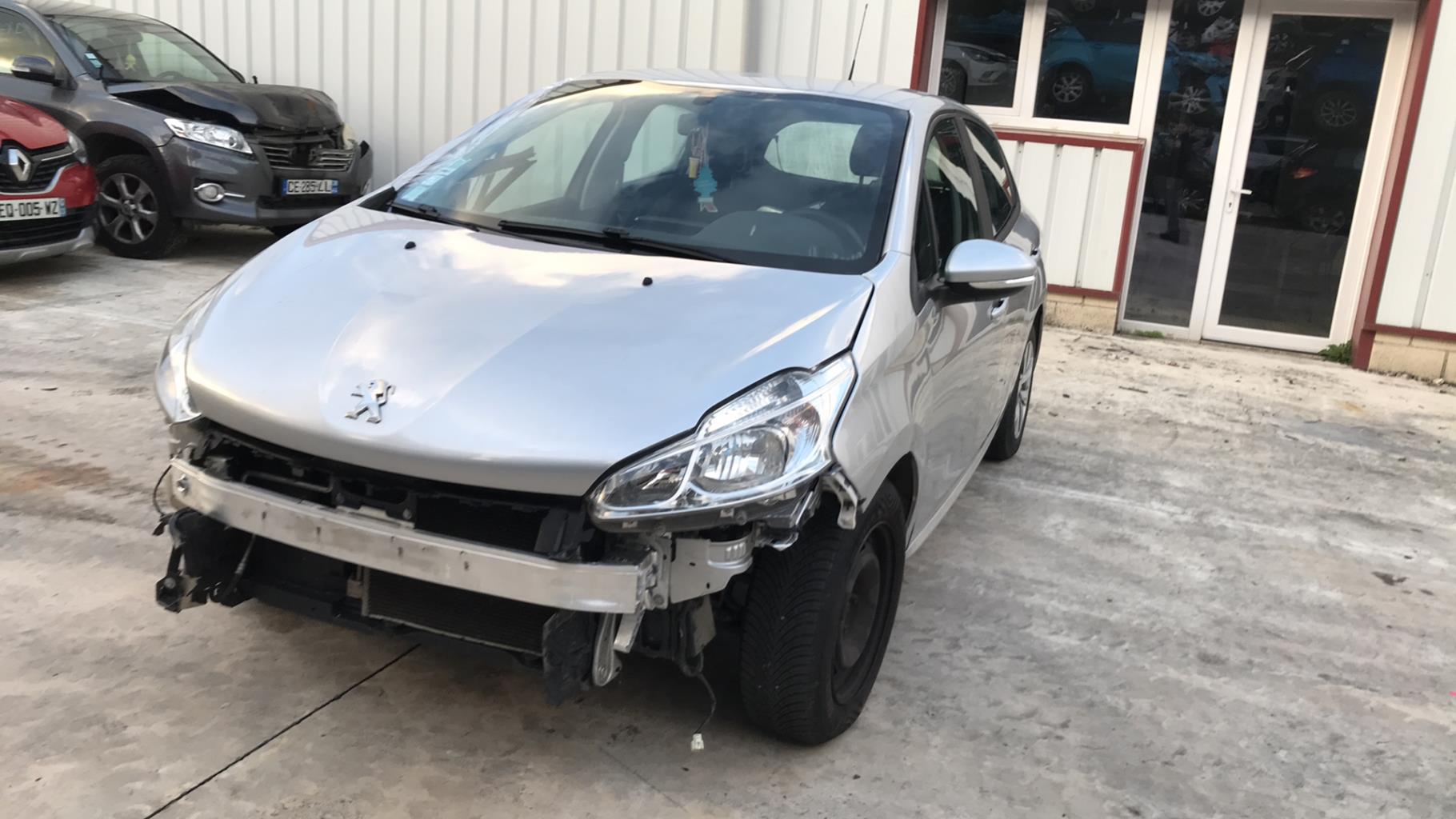 Image PEUGEOT 208 1