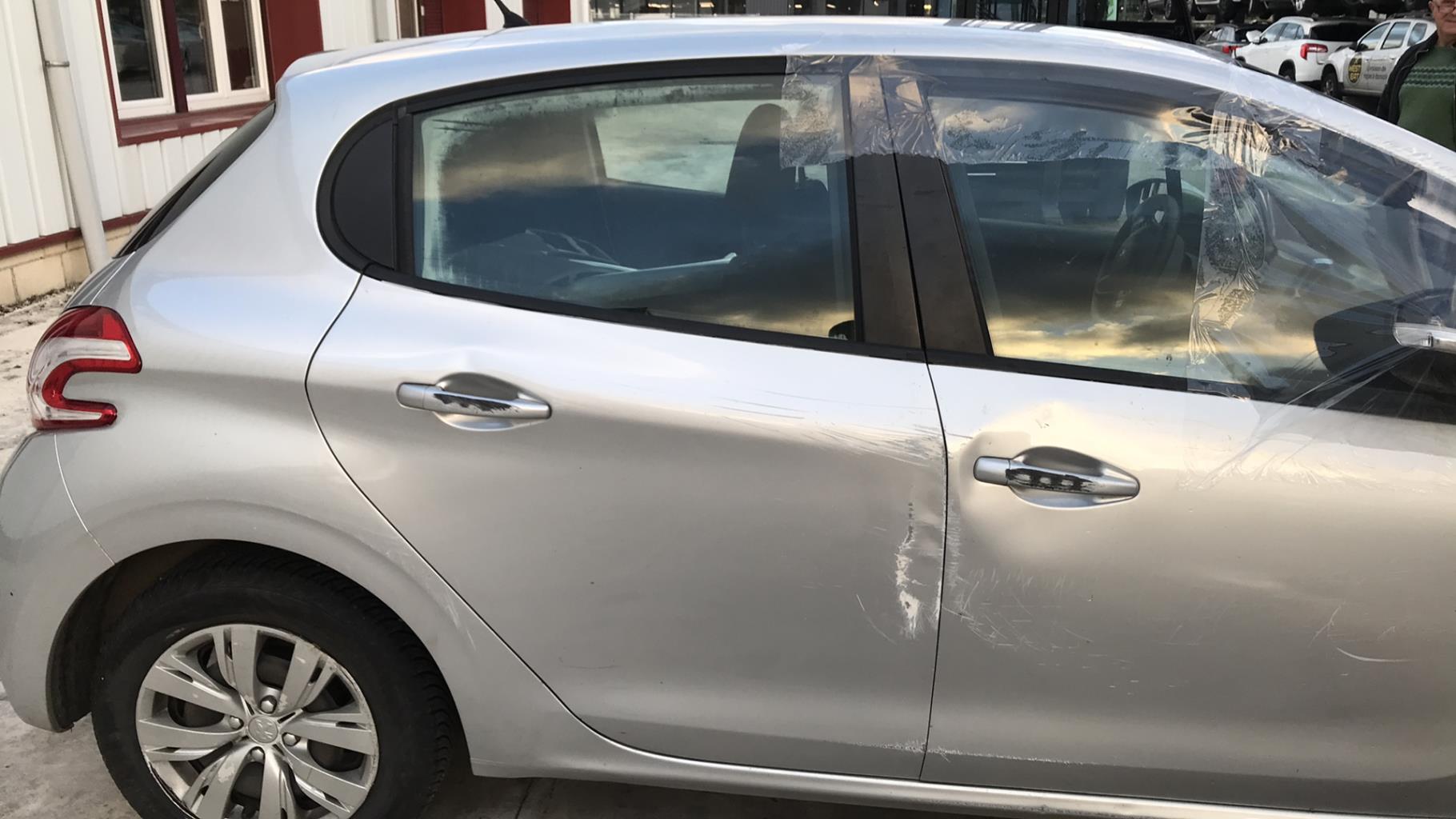 Image PEUGEOT 208 1