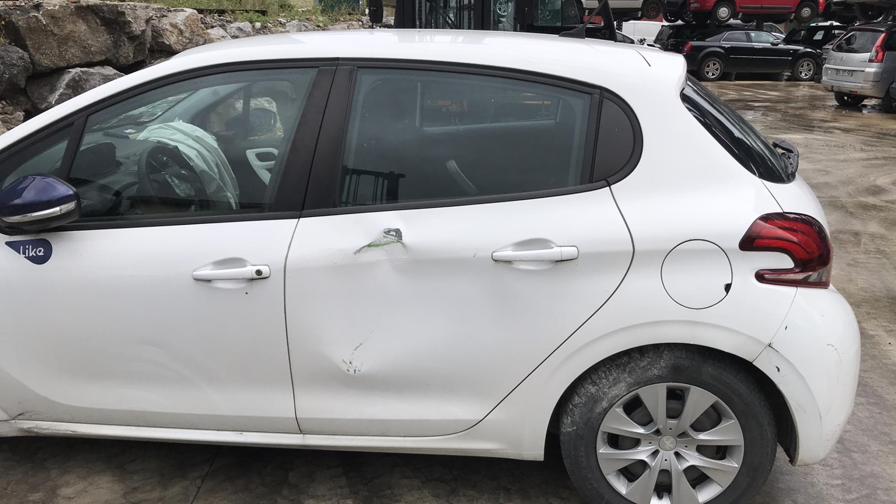 Image PEUGEOT 208 1