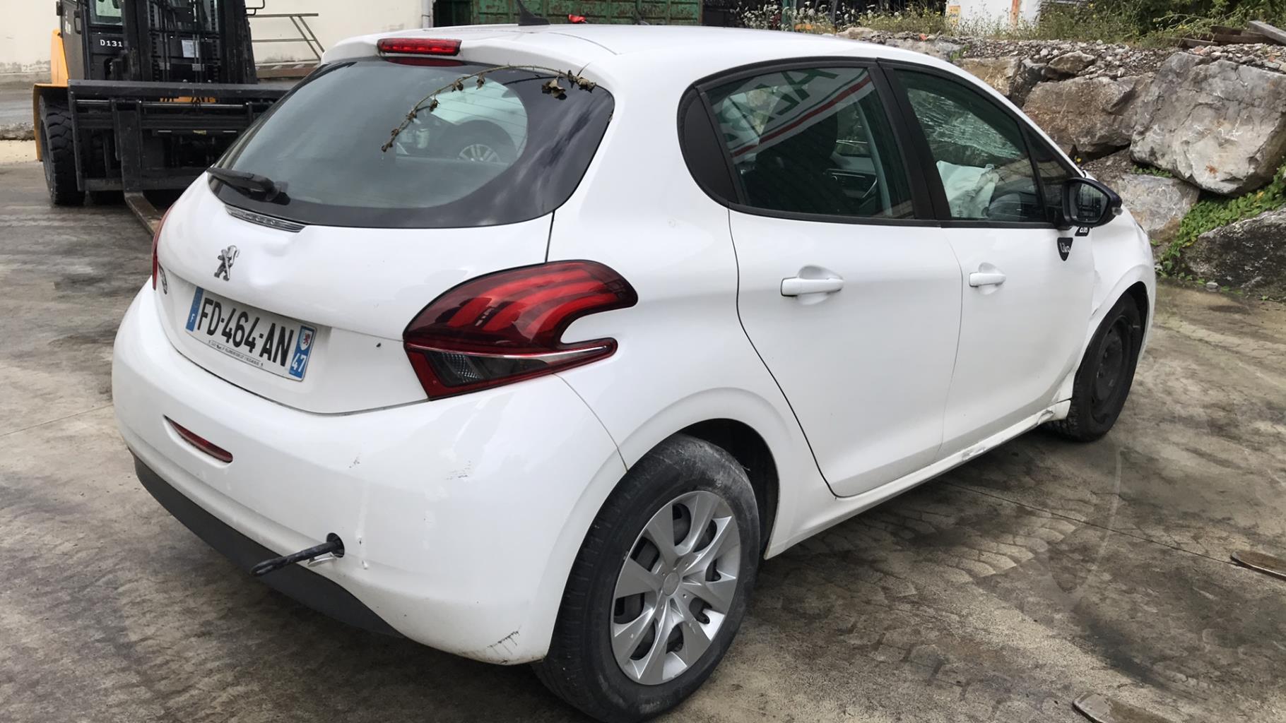 Image PEUGEOT 208 1