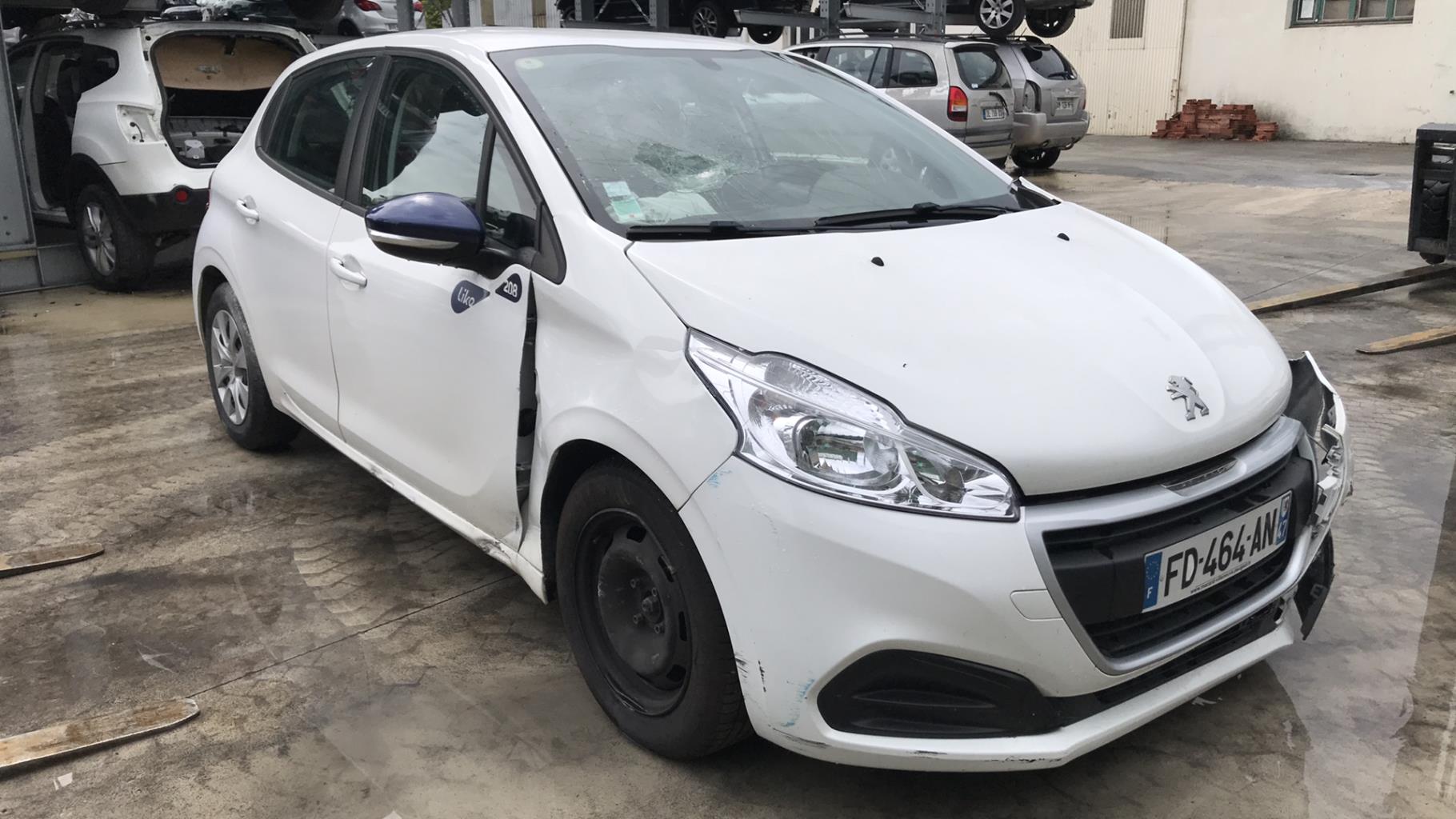 Image PEUGEOT 208 1