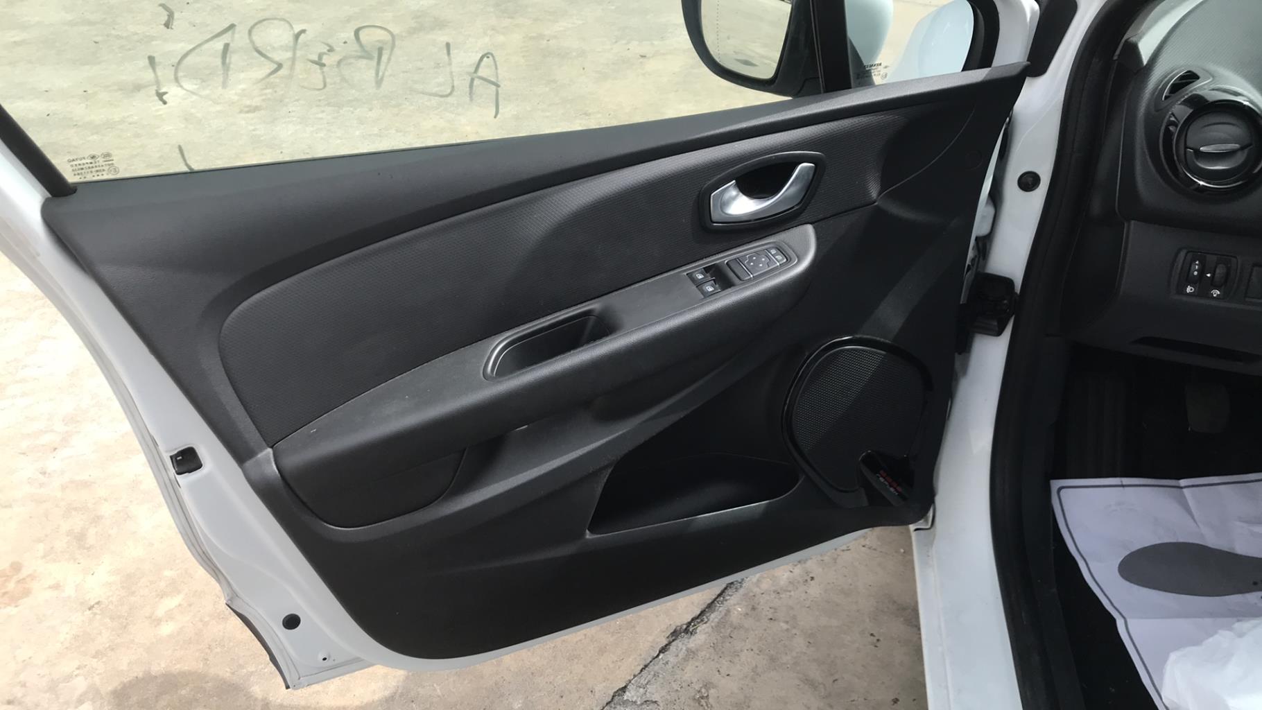 Image RENAULT CLIO 4