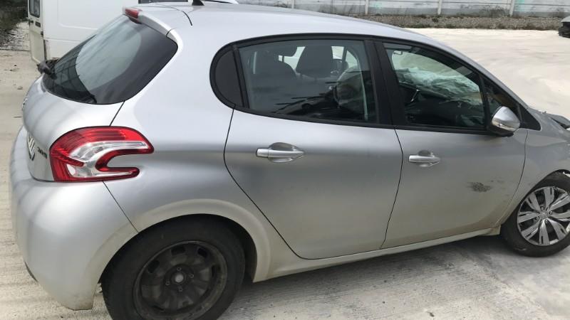 Image PEUGEOT 208 1