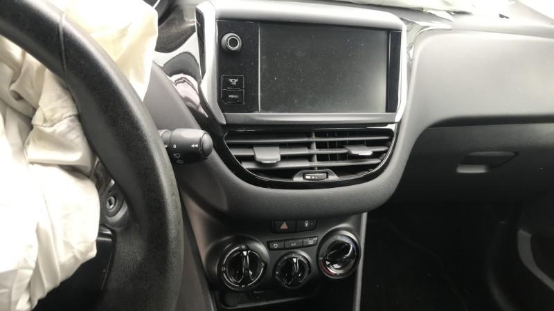 Image PEUGEOT 208 1