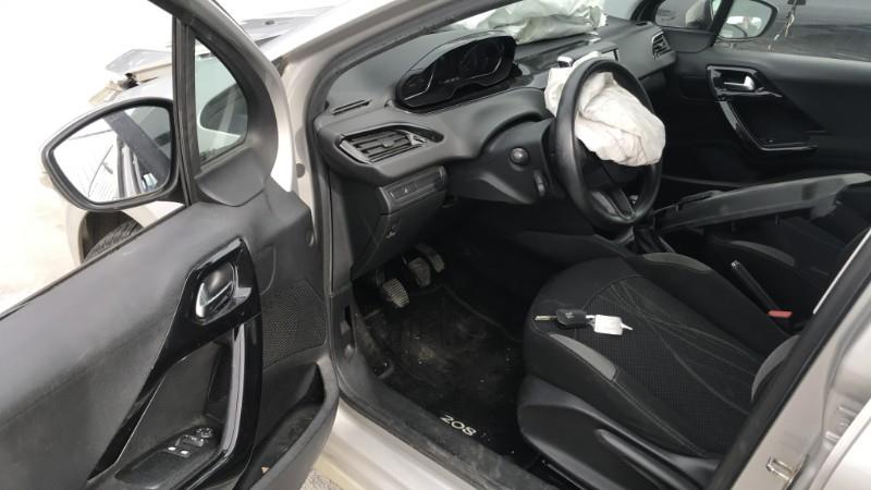 Image PEUGEOT 208 1