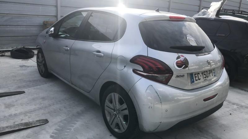 Image PEUGEOT 208 1