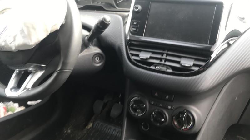 Image PEUGEOT 208 1