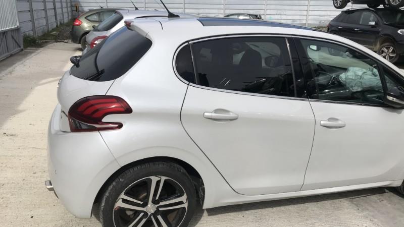 Image PEUGEOT 208 1