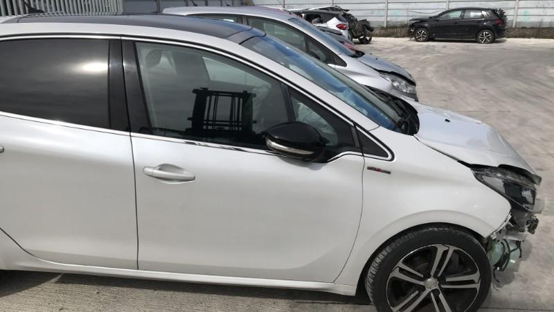 Image PEUGEOT 208 1