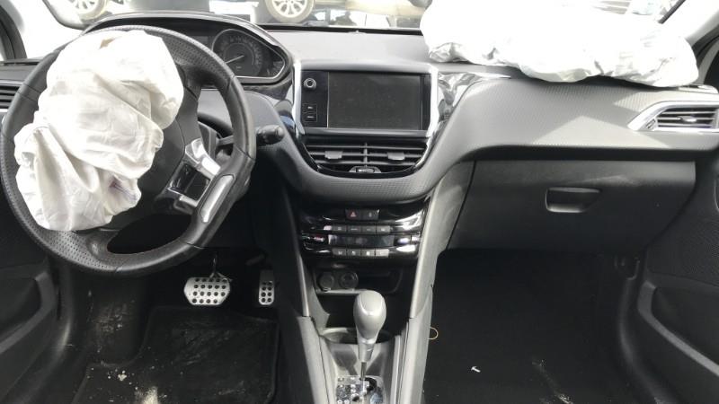 Image PEUGEOT 208 1