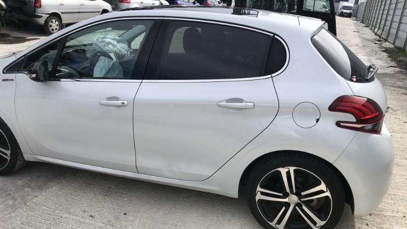 Image PEUGEOT 208 1