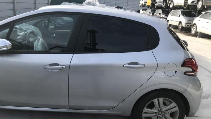 Image PEUGEOT 208 1