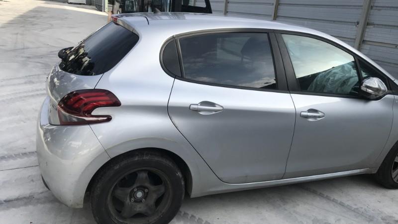 Image PEUGEOT 208 1