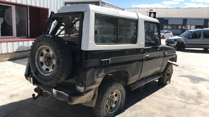 Image TOYOTA LAND CRUISER 2 J70