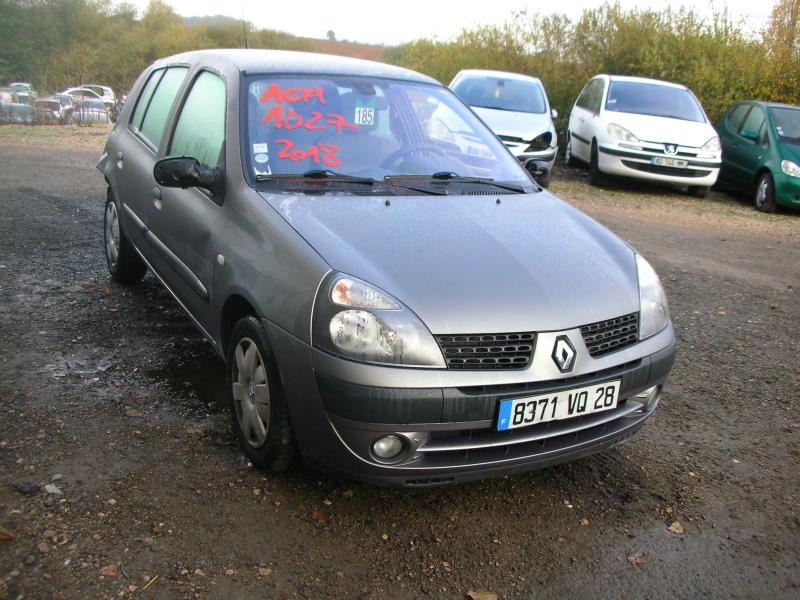 RENAULT CLIO 2 2003 Essence 100 cv Occasion - Achat voiture | Opisto