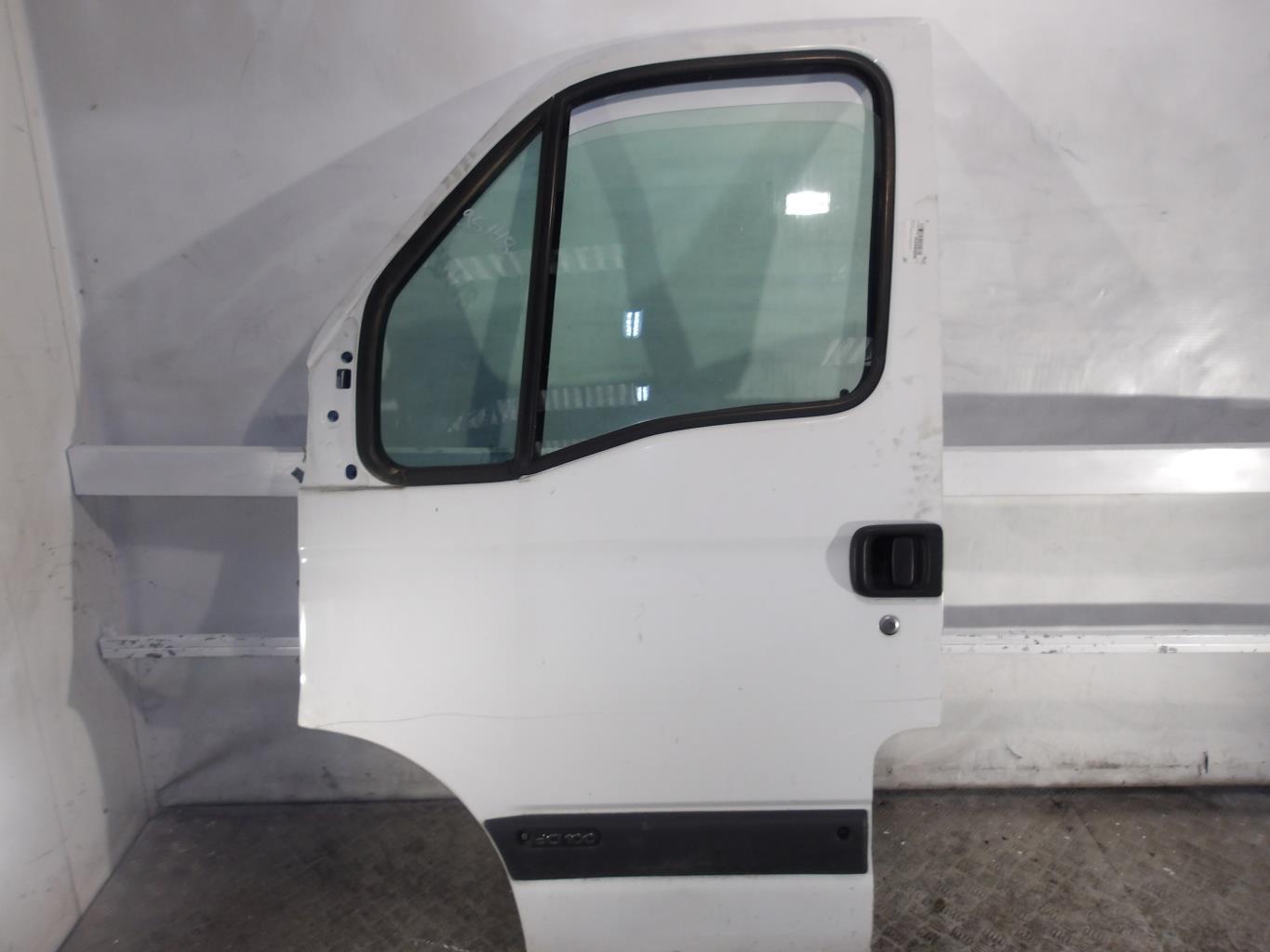 Porte avant gauche pour RENAULT MASTER 2 PHASE 2 d'occasion - Jaqu'Auto