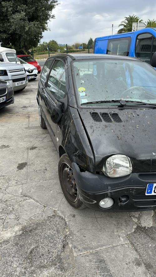 Poignee porte coffre gauche RENAULT TWINGO 1 d'occasion