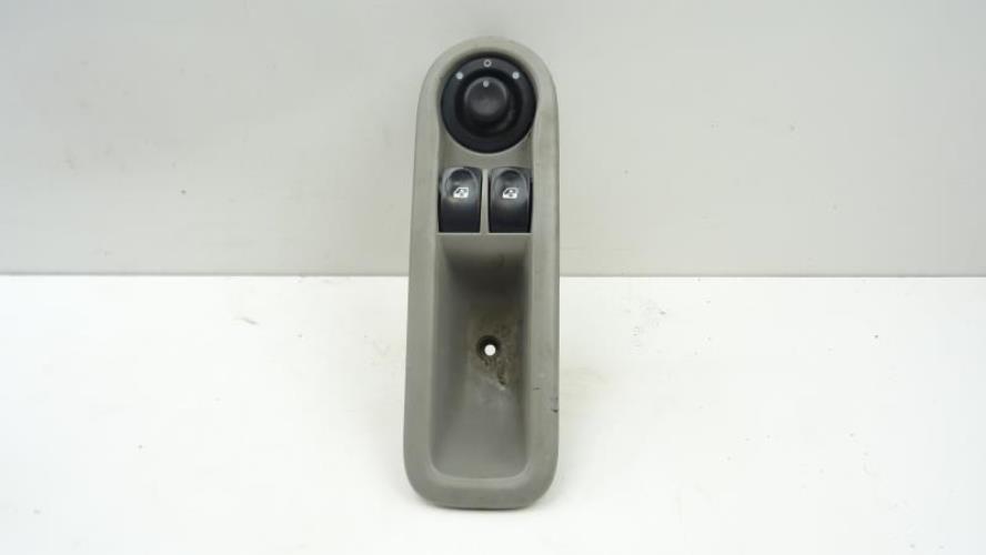 Interrupteur bouton lève vitre avant gauche (coté conducteur) RENAULT Twingo  1 Phase 2 référence : 7700416998