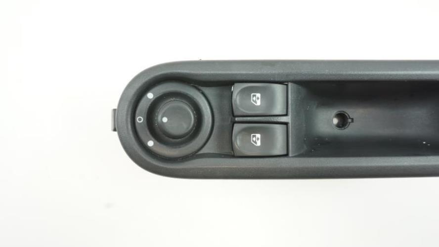 Interrupteur de leve vitre avant gauche pour RENAULT CLIO 3 PHASE 2 d' occasion - Jaqu'Auto