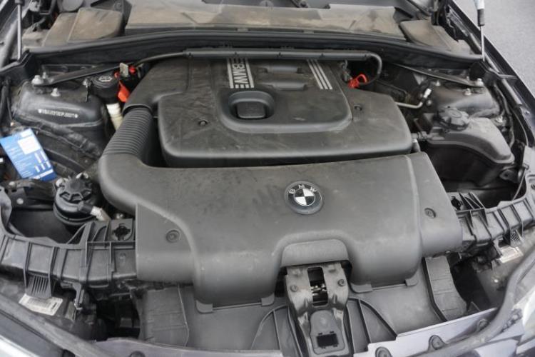 Le moteur de la BMW Série 1 (E87) (Page 1) / Série 1 E87