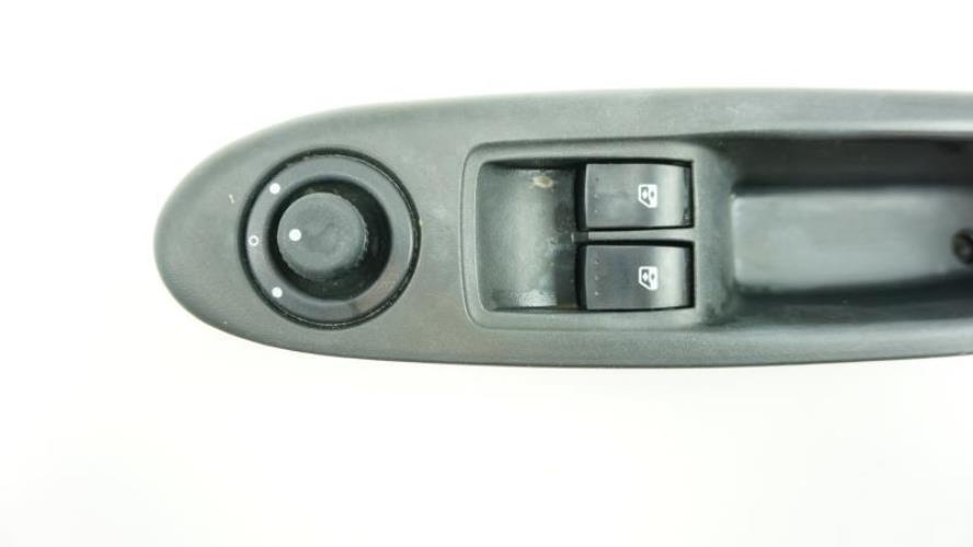 Interrupteur de leve vitre pour RENAULT CLIO 3 PHASE 2 d'occasion -  Jaqu'Auto